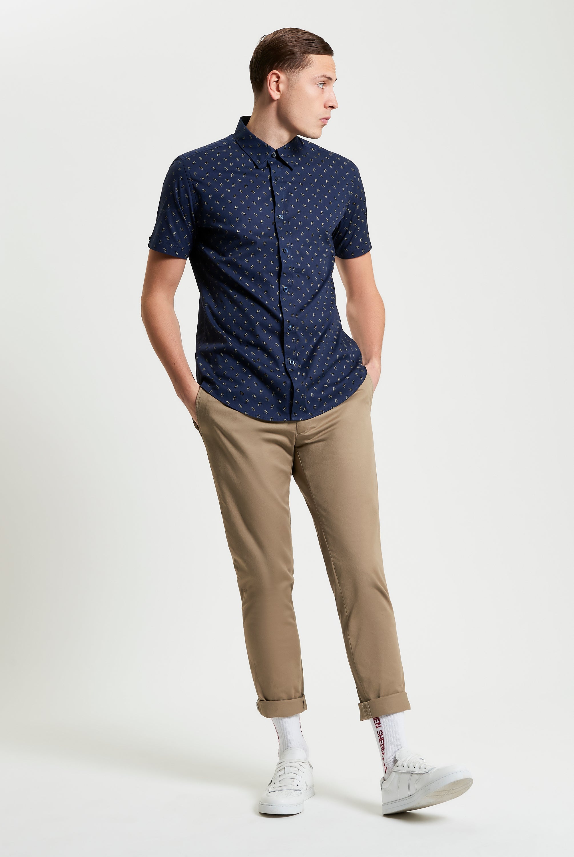 Stipple Print Shirt – Smart-casual look with curved hem and concealed collar, 100% organic cotton.
