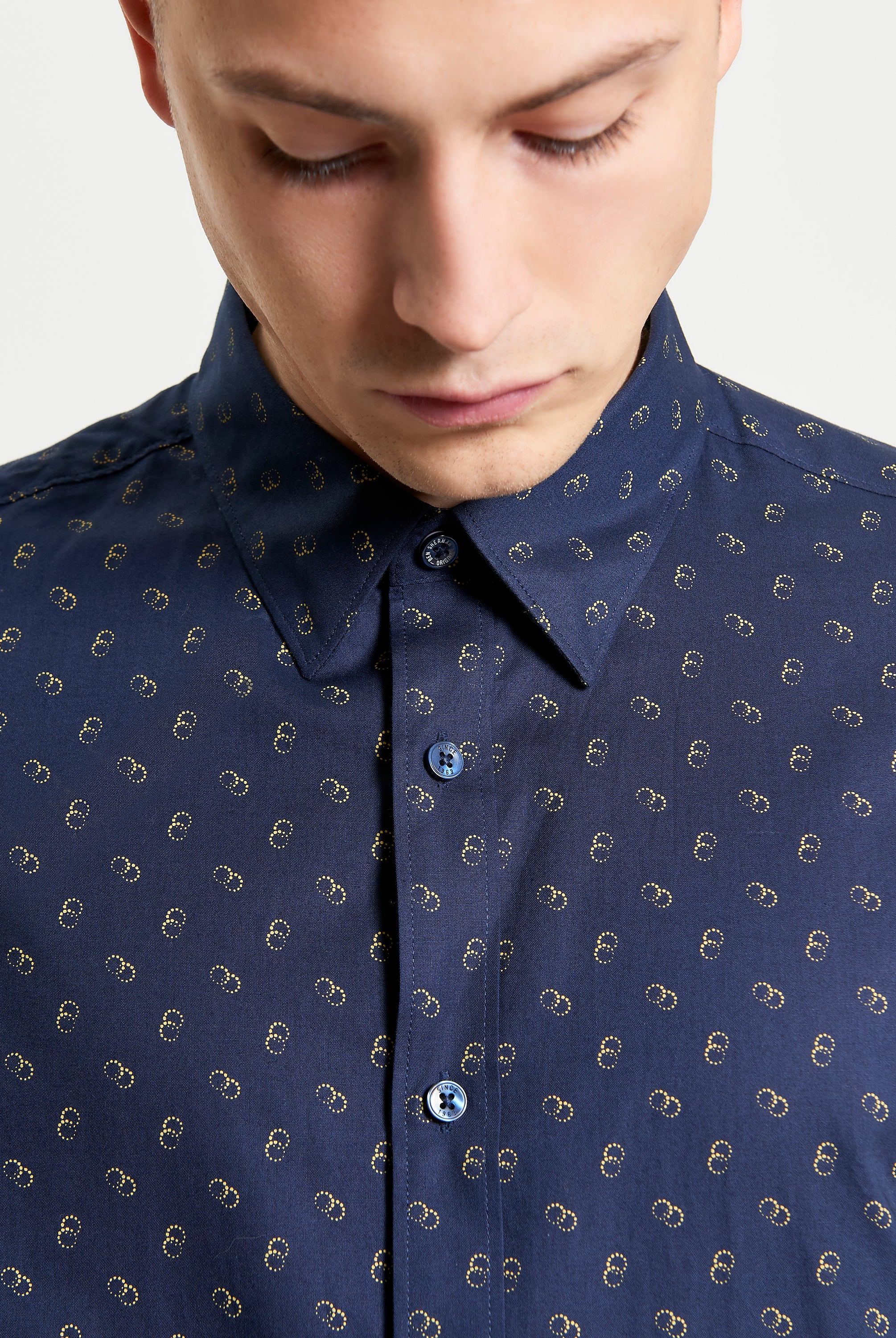 Stipple Print Shirt – navy blue with a stipple pattern, featuring a classic point concealed button-down collar.