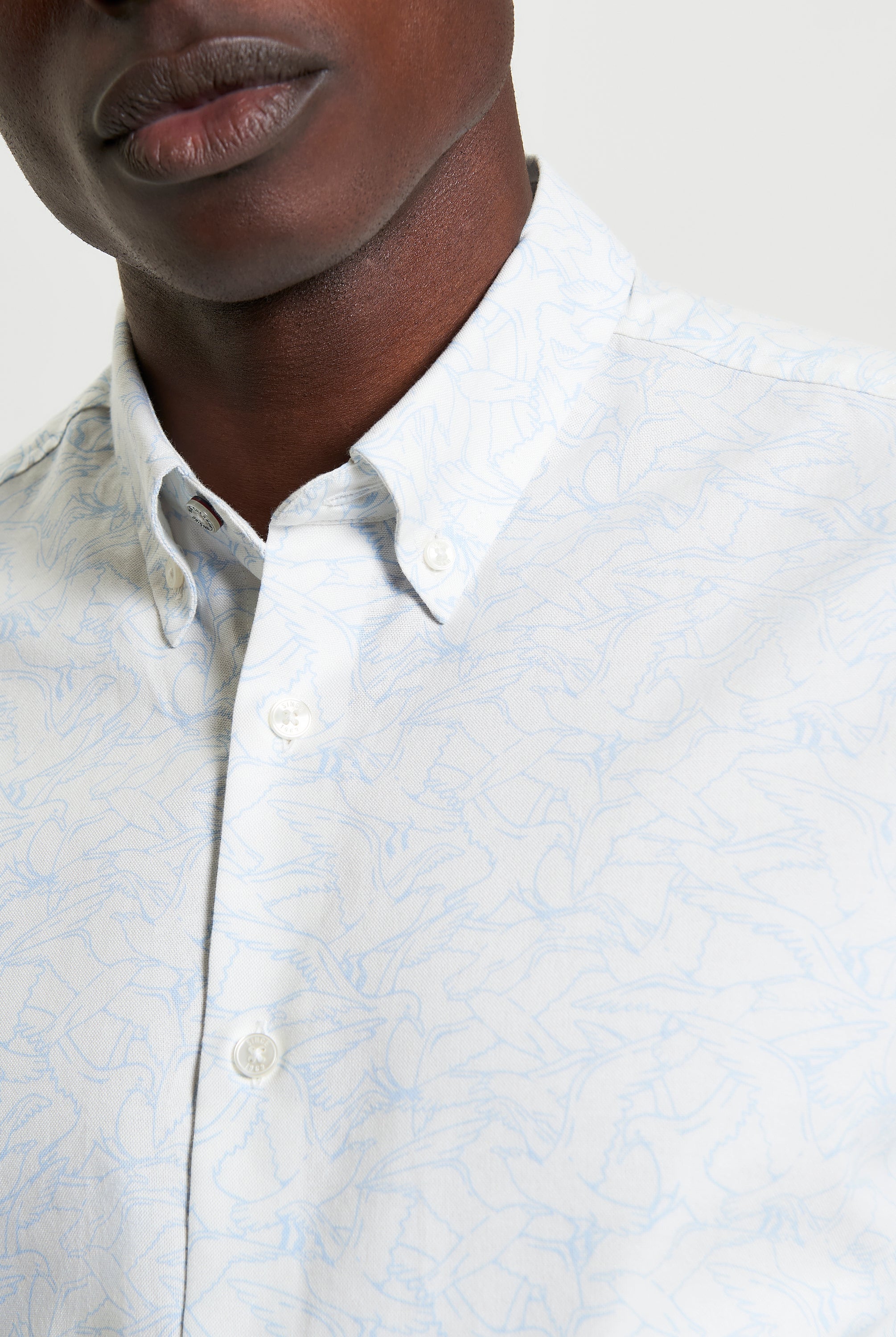 Seagull Print Shirt – Casual summer style with playful seaside vibes and a classic fit.