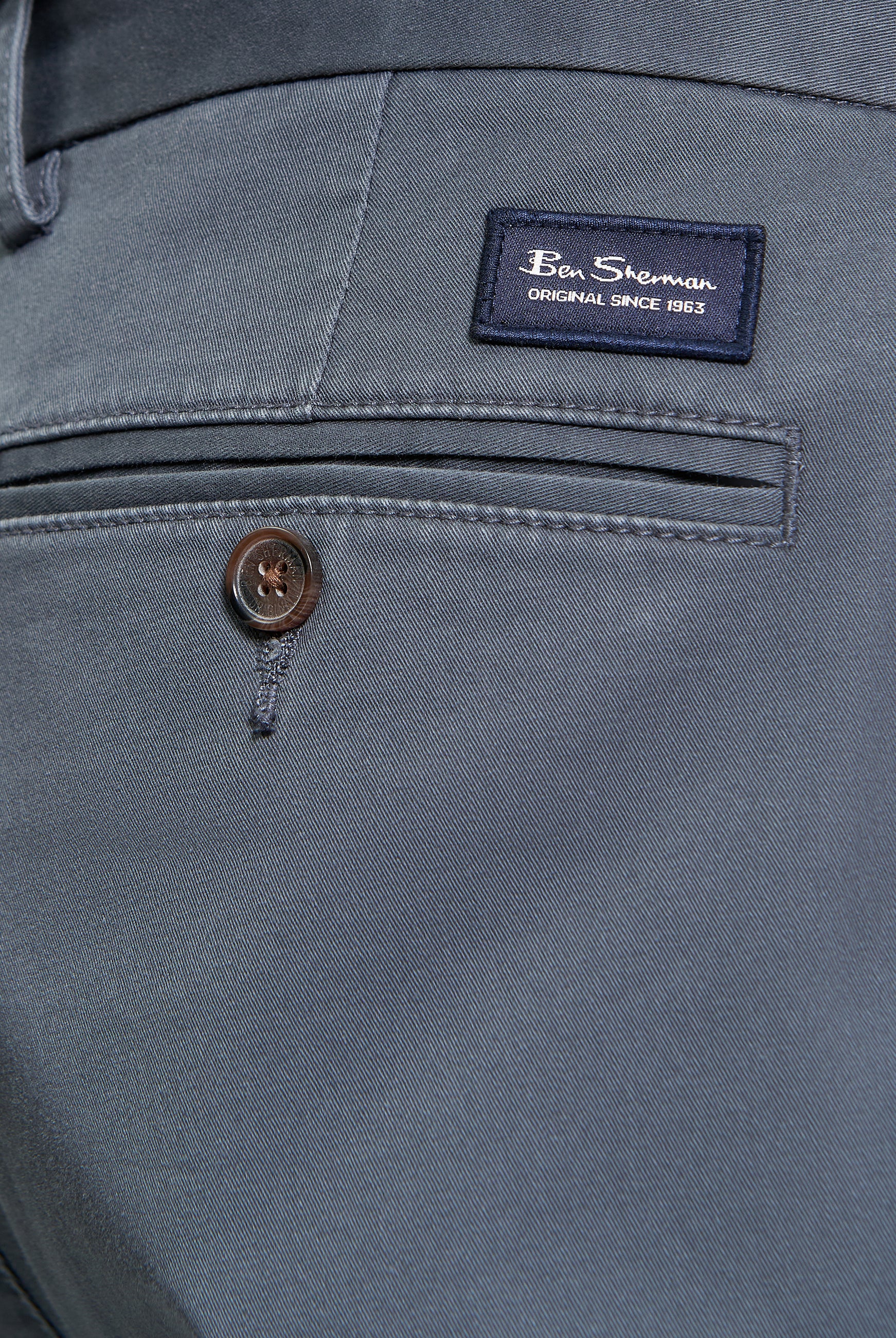 Signature Slim Stretch Chino - Slate - Detail Shot