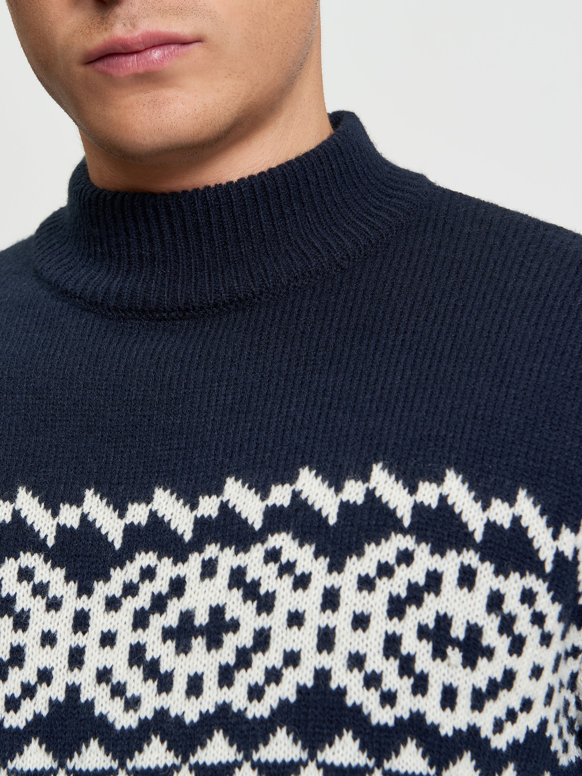 Mono Fairisle Crew - Ivory - Close Up