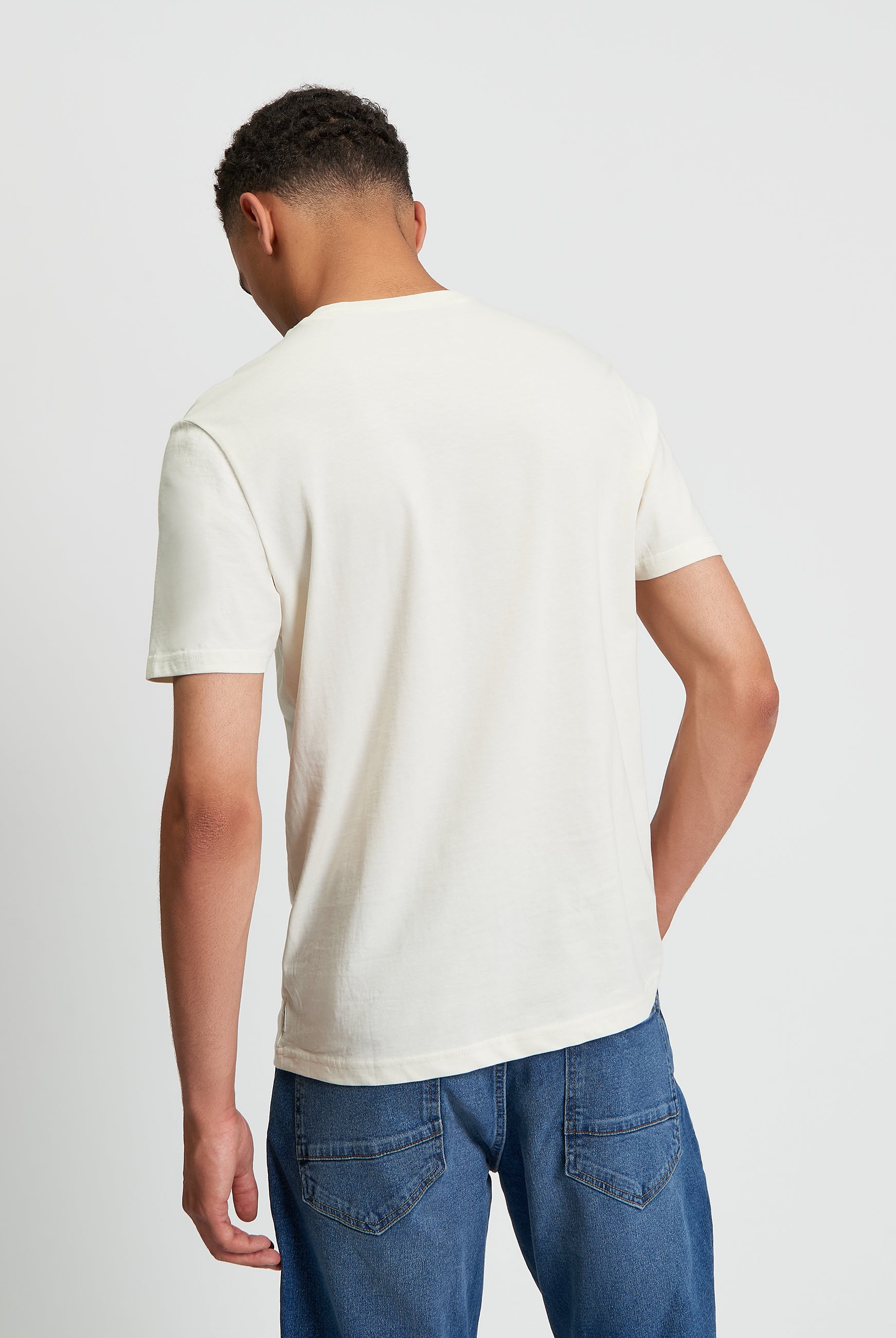 Collage Target - White - Back View