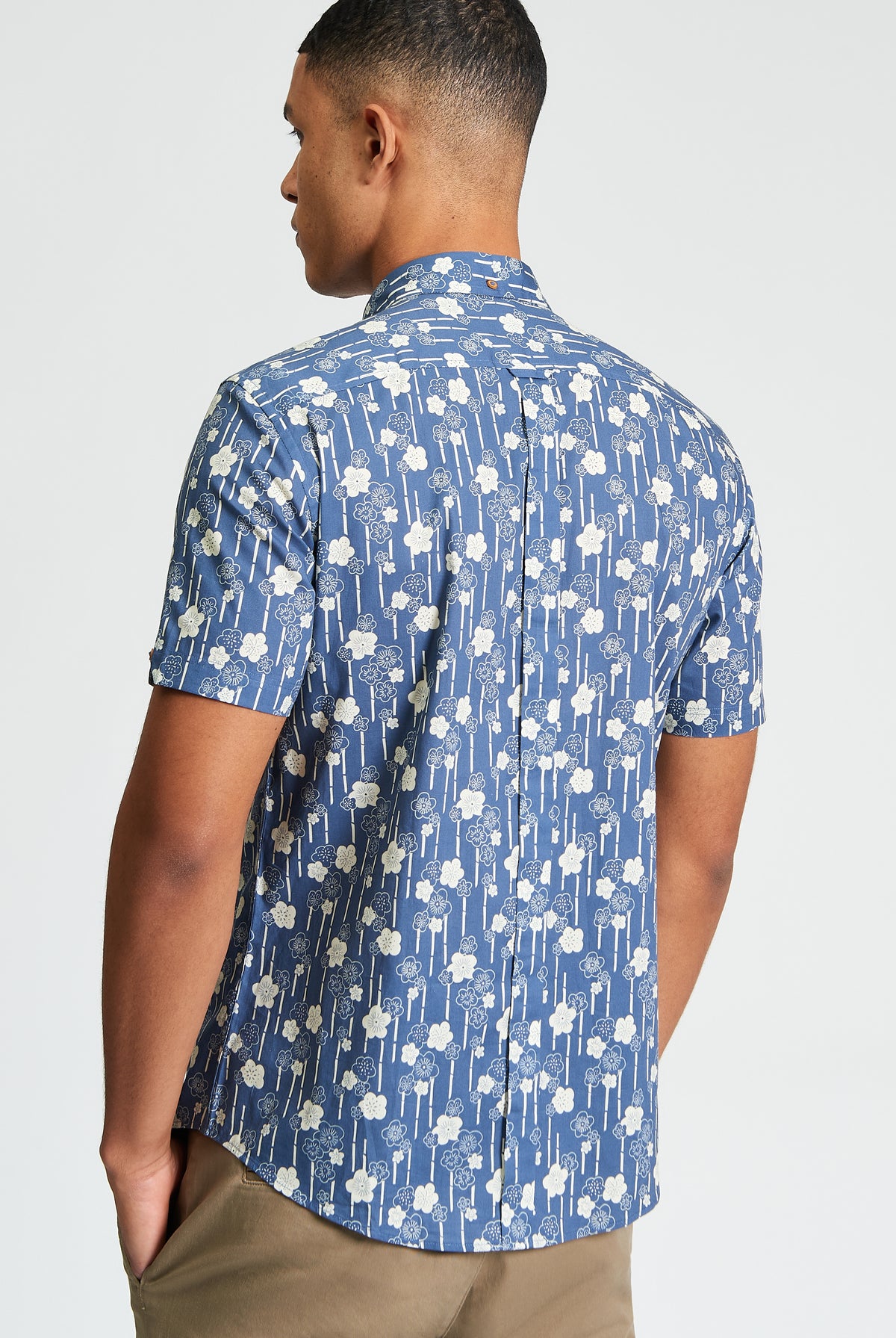 Short Sleeve Floral Bamboo Print Shirt - Indigo - Back View
