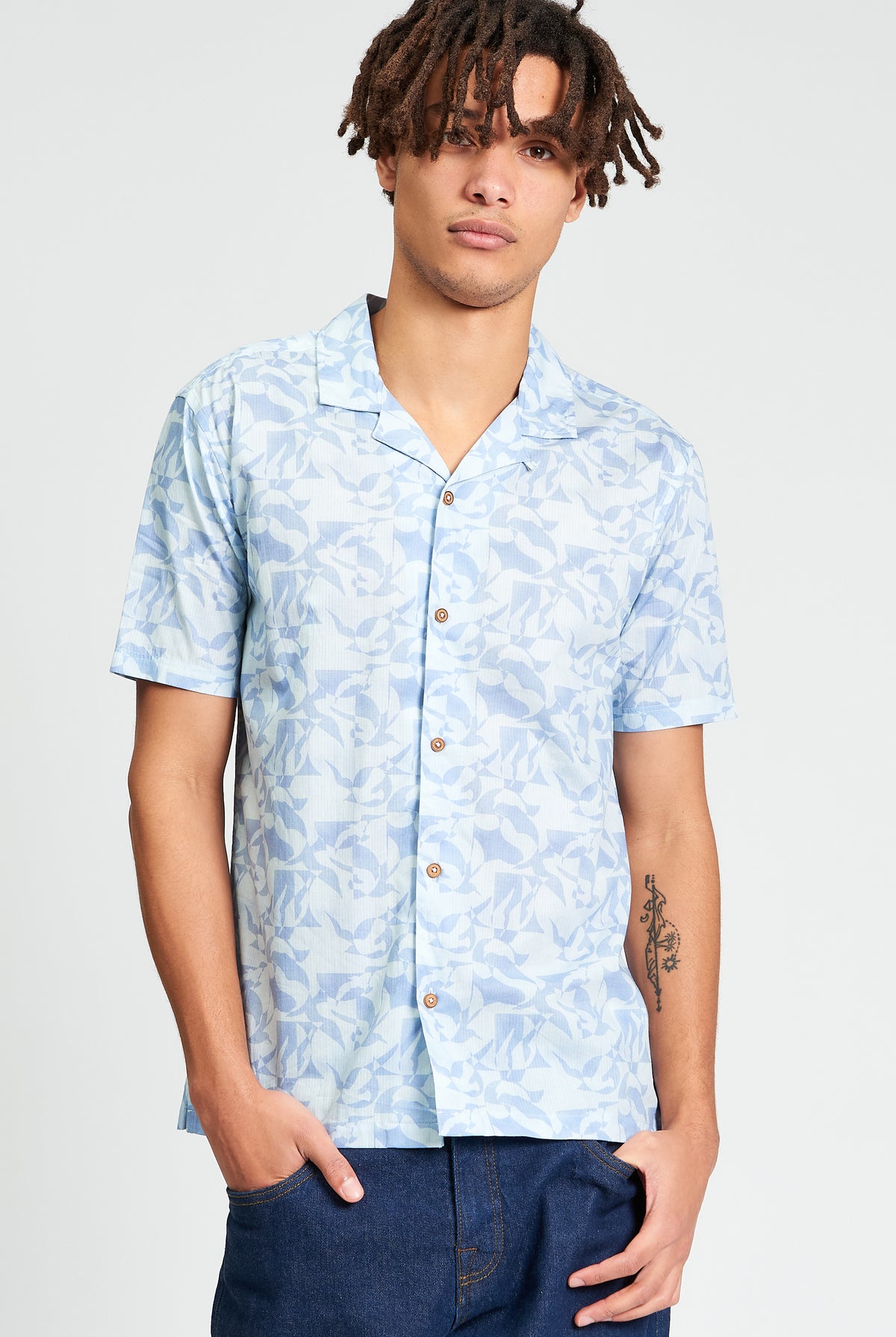 Short Sleeve Seagull Geo Print Shirt - Powder Blue - Styled