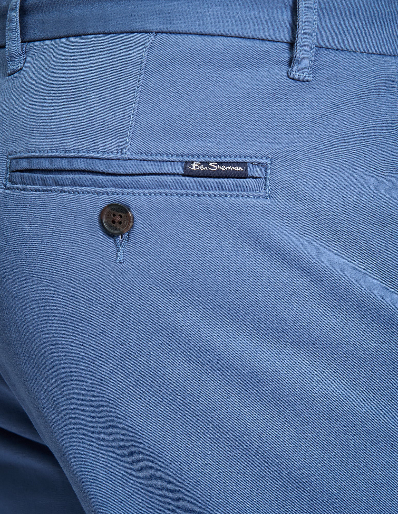 Signature Chino Short by Ben Sherman featuring a branded badge and button detail in blue.