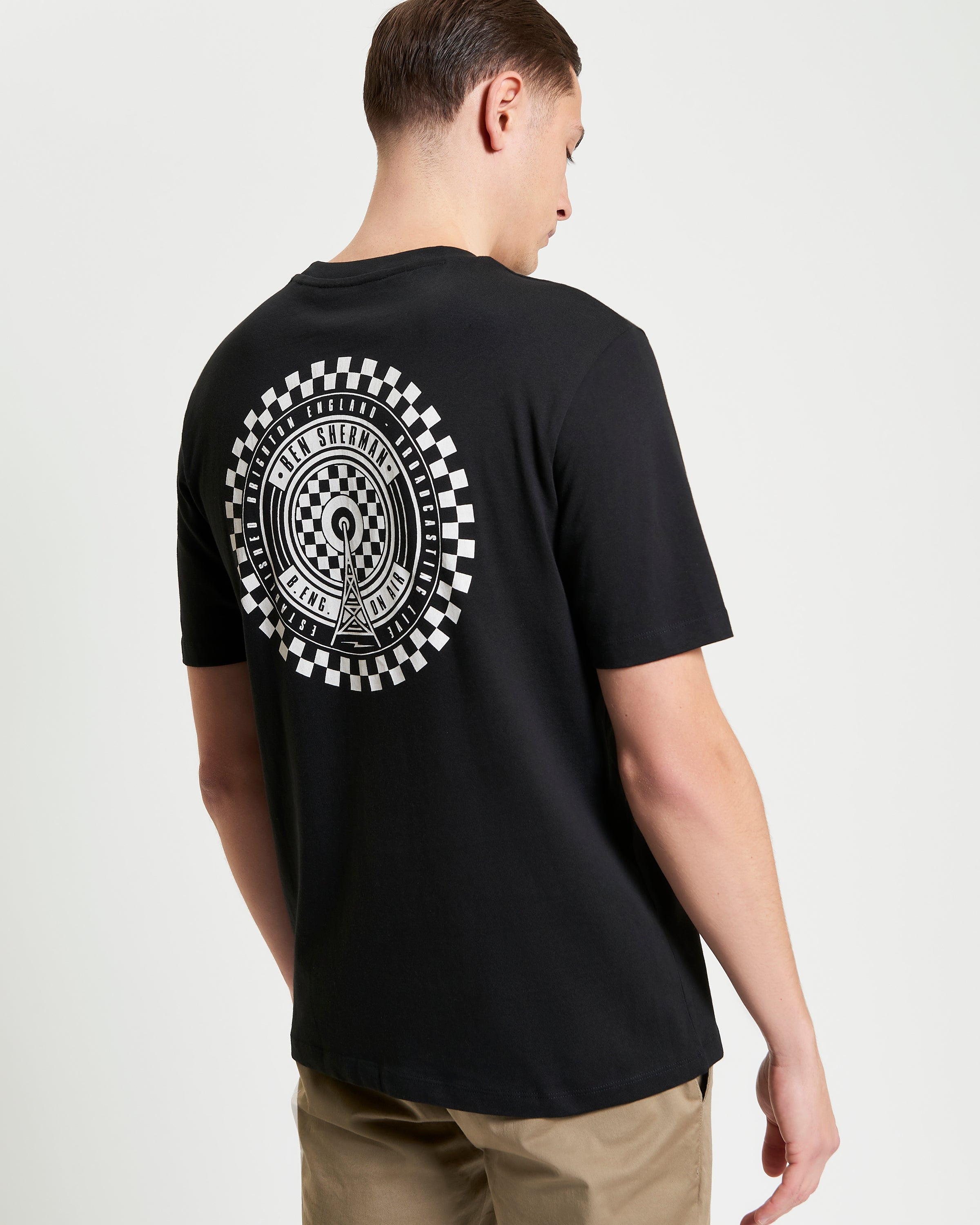 Radio Vibe - organic cotton t-shirt with back graphic and pigment chest print in a relaxed fit.