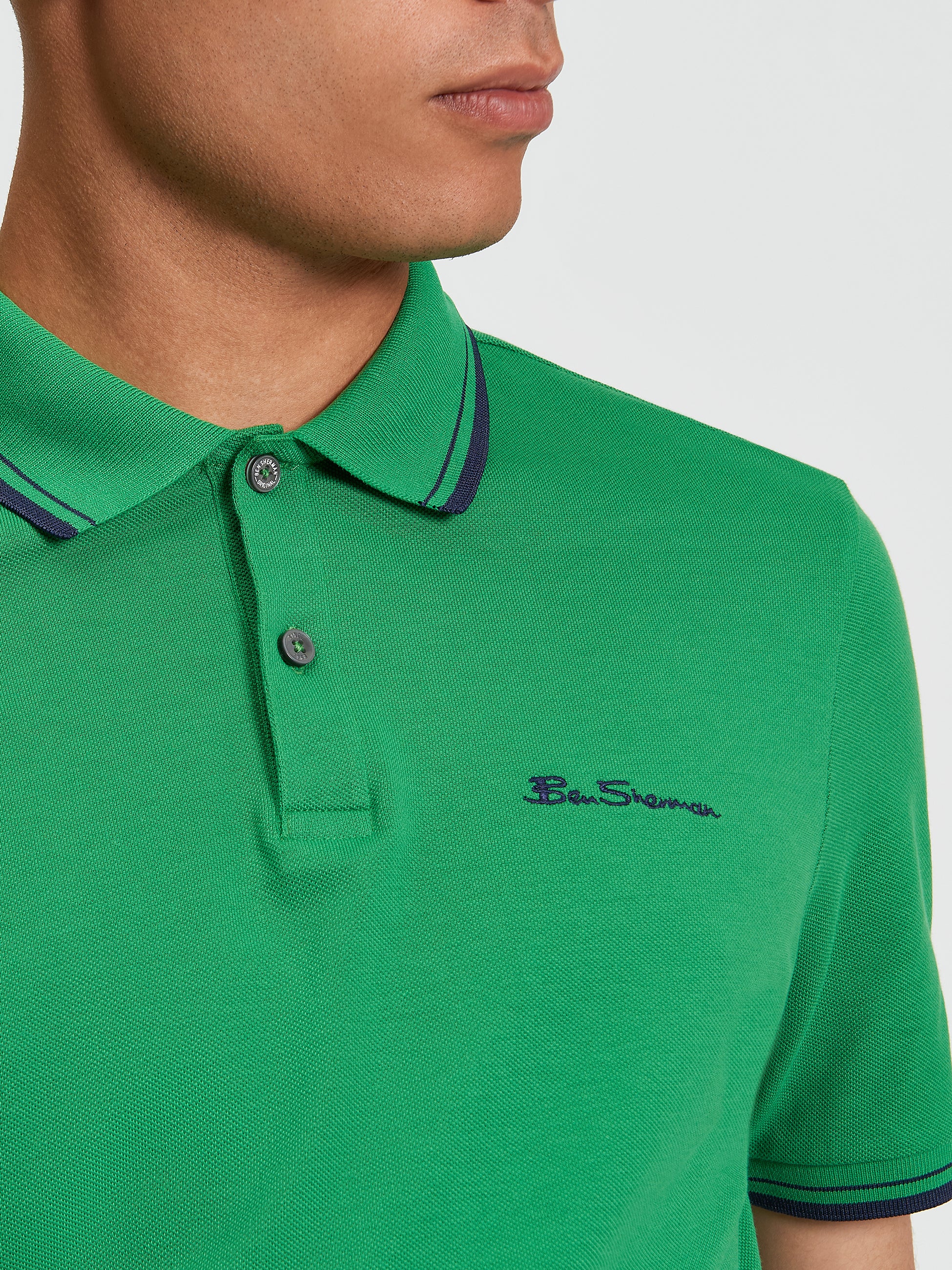 Signature Pique Polo - Hunter Green - Close Up Shot