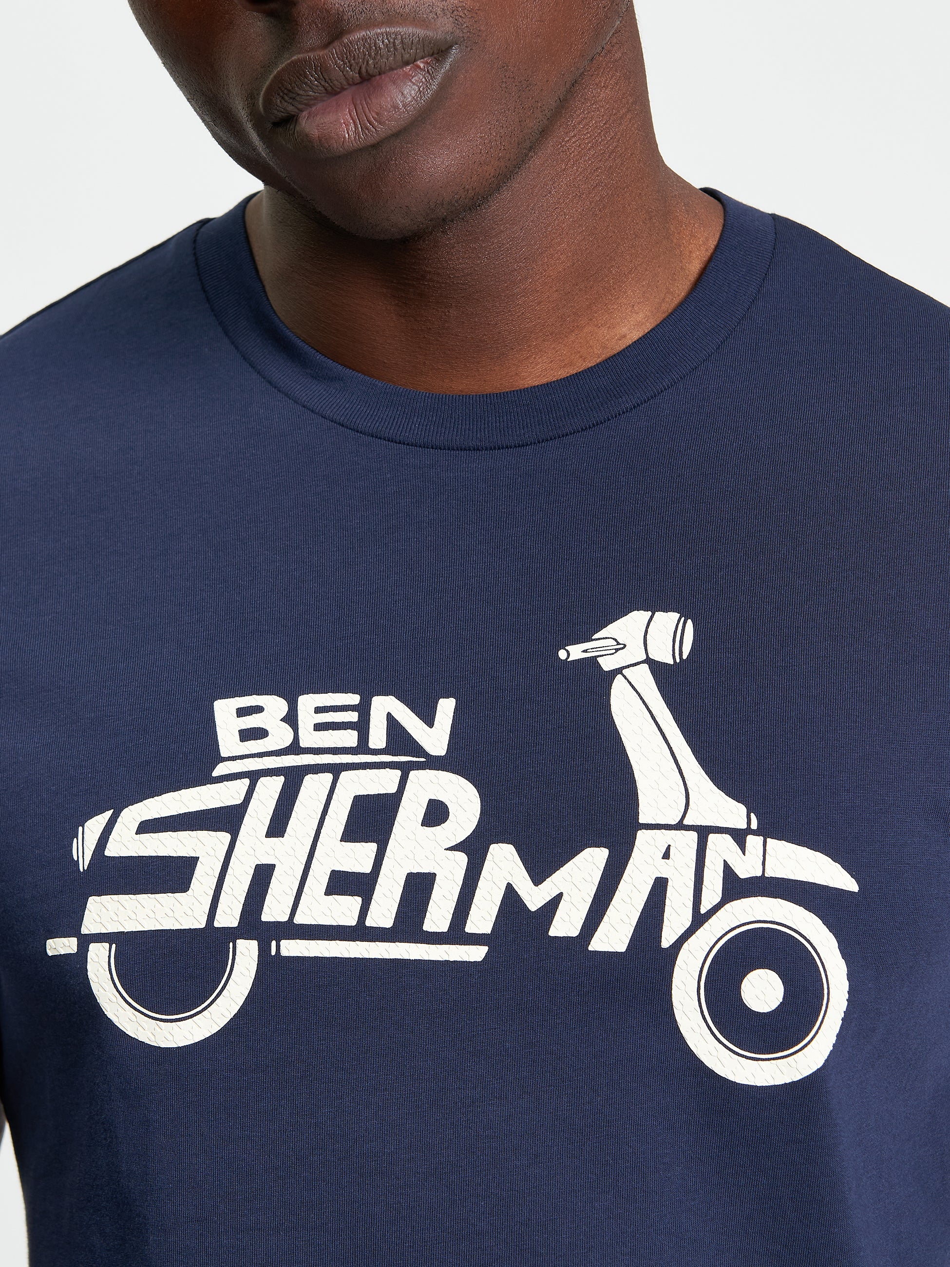 Brand Scooter - Dark Navy - Detail View