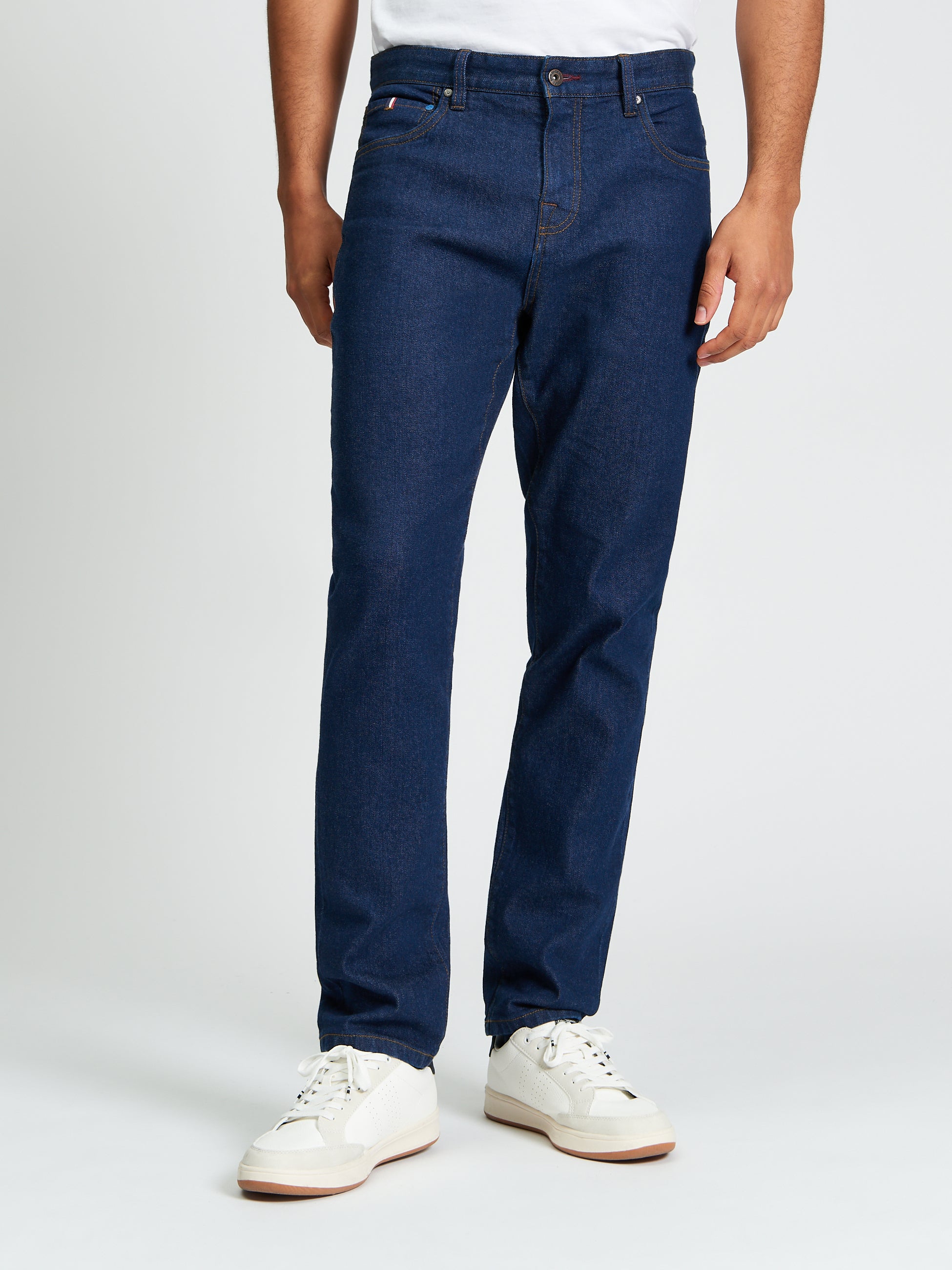 Slim Taper Denim – men's stretch cotton jeans for everyday comfort and modern style.