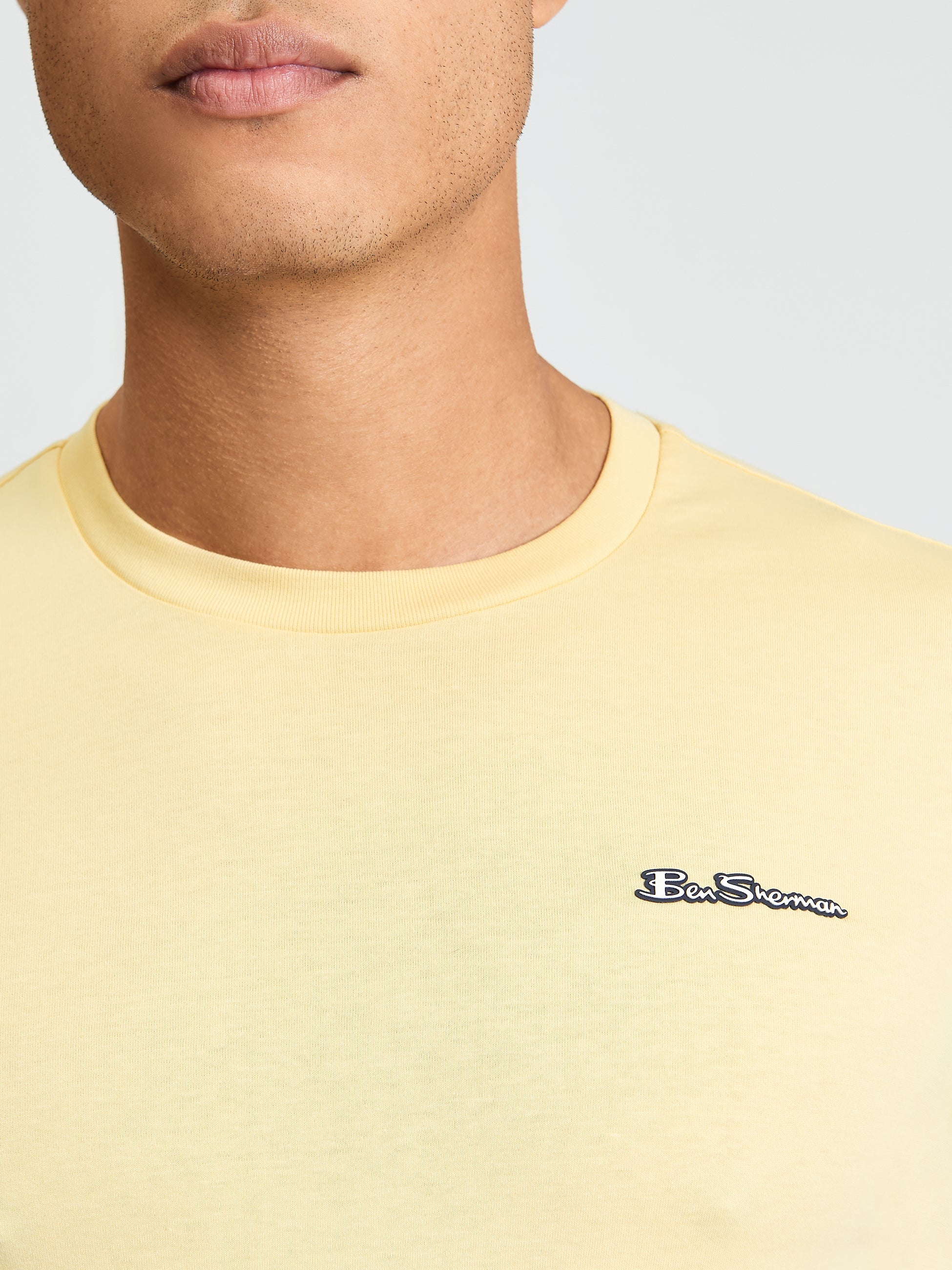 Signature Tee – Yellow – Crew Neck regular fit with branded silicon badge for a stylish and comfortable look.